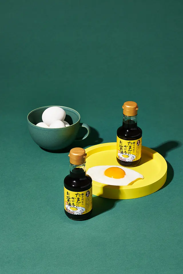 그린 배경 간장 소스 제품 사진