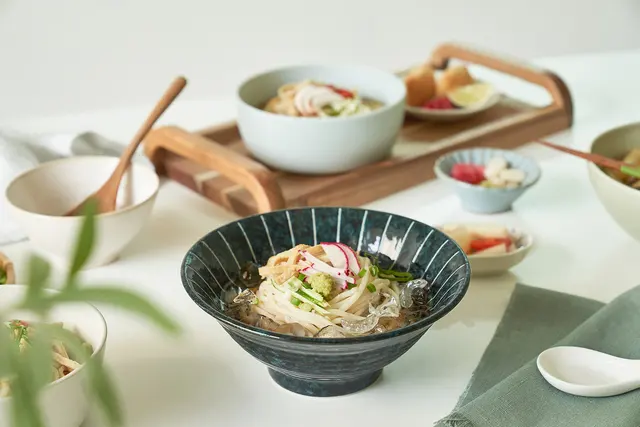 국수 한상 테이블 사진